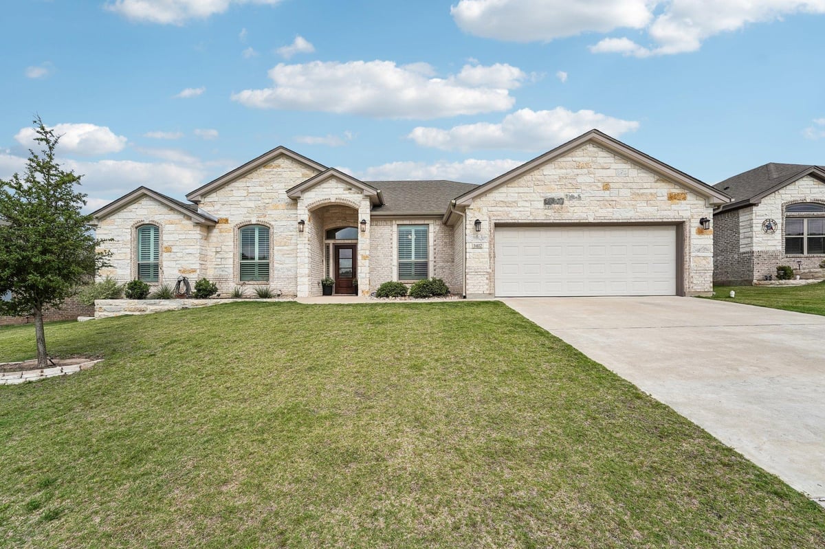 View 3417 Waggoner DR in Dawson Ridge Add 3417 Waggoner DR - front exterior - Luxury home in Dawson Ridge Add, Belton, TX