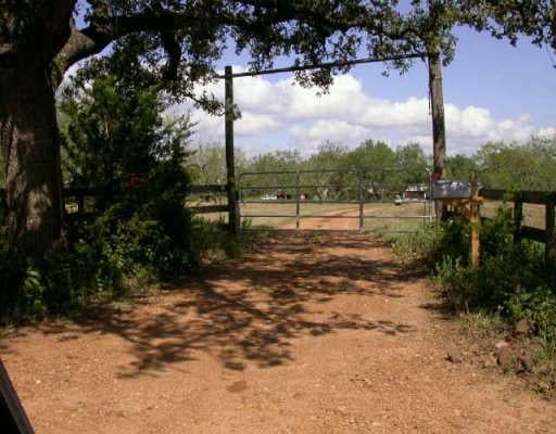 View 342 Hellinger RD 342 Hellinger RD - front exterior - Luxury home in Flatonia, TX