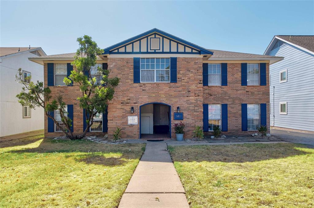 View 3421 Willowrun DR in Willow Springs Sec 1 3421 Willowrun DR - front exterior - Luxury home in Willow Springs Sec 1, Austin, TX