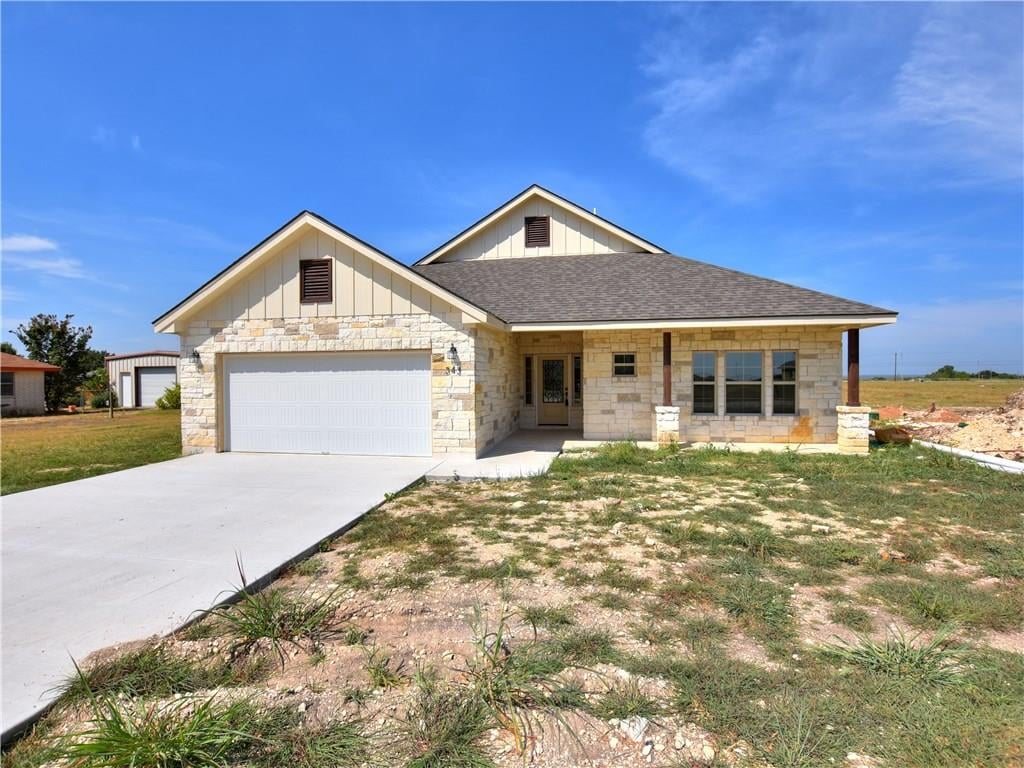 View 343 Meadow Valley LOOP 343 Meadow Valley LOOP - front exterior - Luxury home in Jarrell, TX