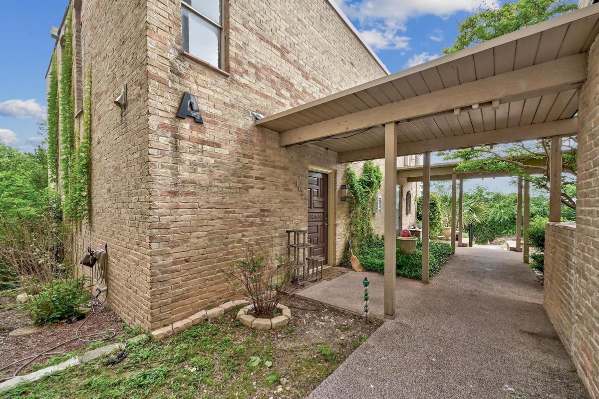 View 3431 N Hills DR Unit #102 in Balcones Towers Condo 3431 N Hills DR Unit #102 - front exterior - Luxury home in Balcones Towers Condo, Austin, TX