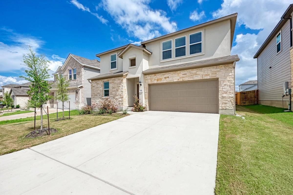 View 345 Andesite TRL in Stonewall Ranch-North Sec 13 345 Andesite TRL - front exterior - Luxury home in Stonewall Ranch-North Sec 13, Liberty Hill, TX