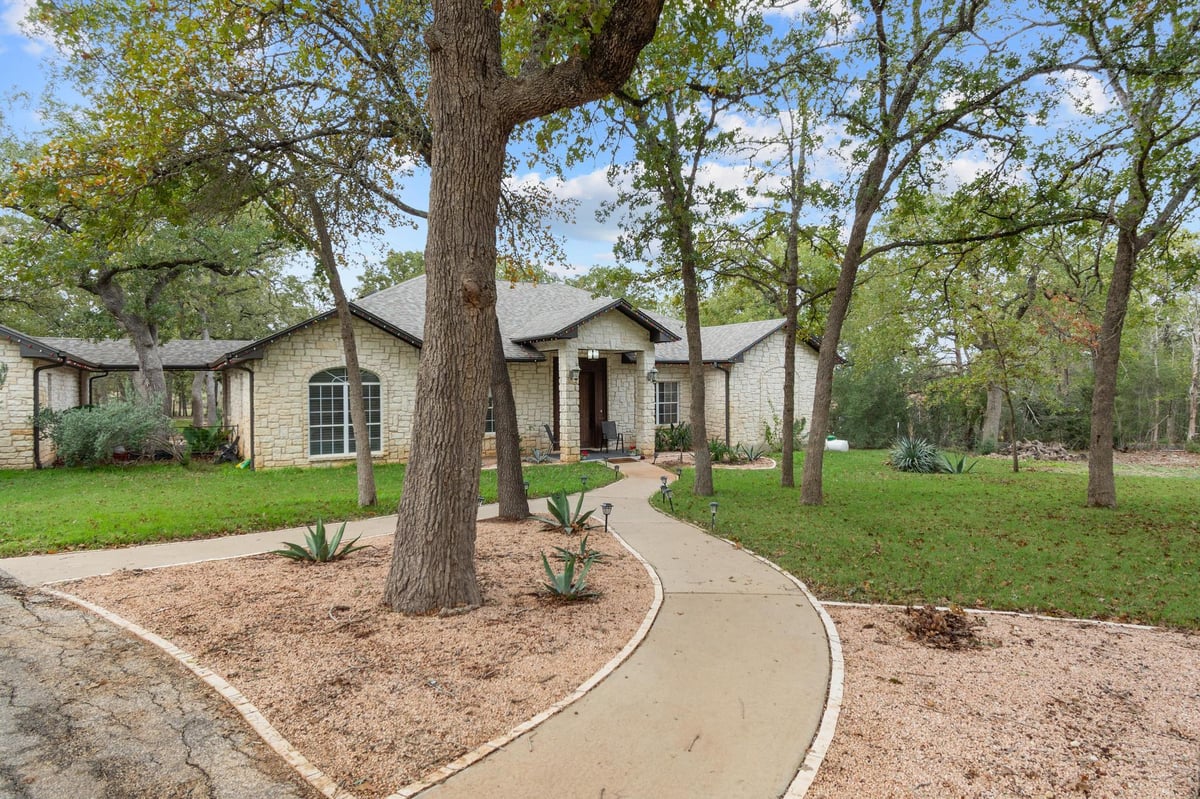 View 346 The Oaks BLVD in Oaks 346 The Oaks BLVD - front exterior - Luxury home in Oaks, Elgin, TX