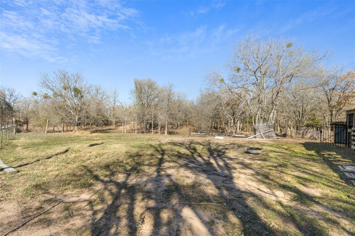 View 346 Village Cv in Village Ranchettes 346 Village Cv - front exterior - Luxury lot in Village Ranchettes, Dale, TX