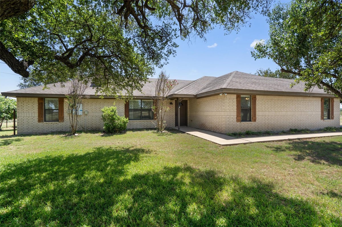 View 349 Seven Ranch RD in M A STEELMAN 349 Seven Ranch RD - property photo 1 - Luxury home in M A STEELMAN, Salado, TX