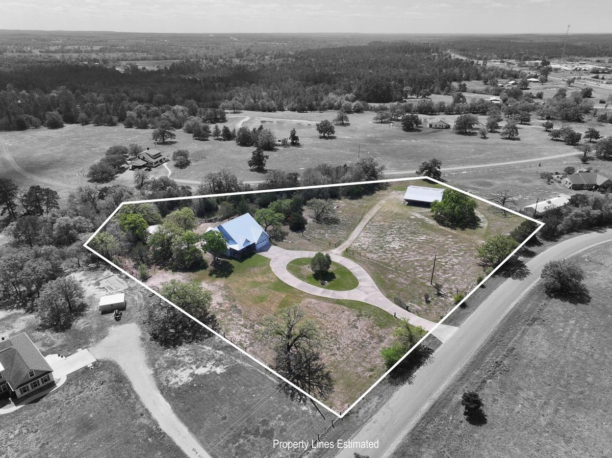 View 350 Owl Creek RD in Owl Creek Estates 350 Owl Creek RD - front exterior - Luxury home in Owl Creek Estates, Giddings, TX