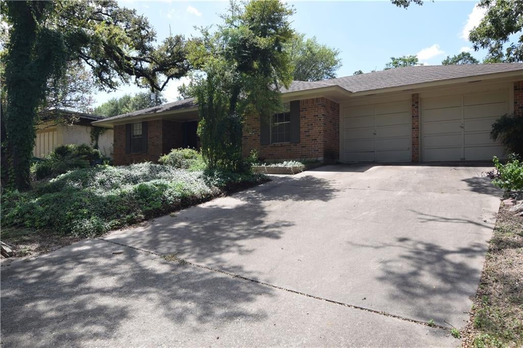 View 3500 Winfield DR in Barton Oaks 3500 Winfield DR - front exterior - Luxury home in Barton Oaks, Austin, TX