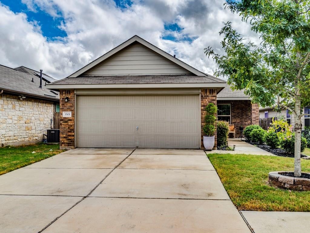 View 3501 Breckenridge Dr in Colorado Crossing IV Sec 3 3501 Breckenridge Dr - front exterior - Luxury home in Colorado Crossing IV Sec 3, Austin, TX