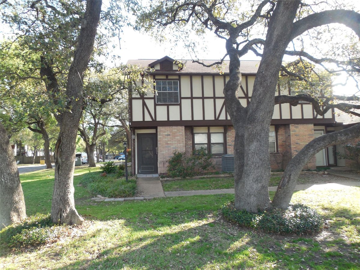 View 3501 Greystone DR Unit #3501 in Shadow Oaks Twnhms 3501 Greystone DR Unit #3501 - property photo 1 - Luxury home in Shadow Oaks Twnhms, Austin, TX