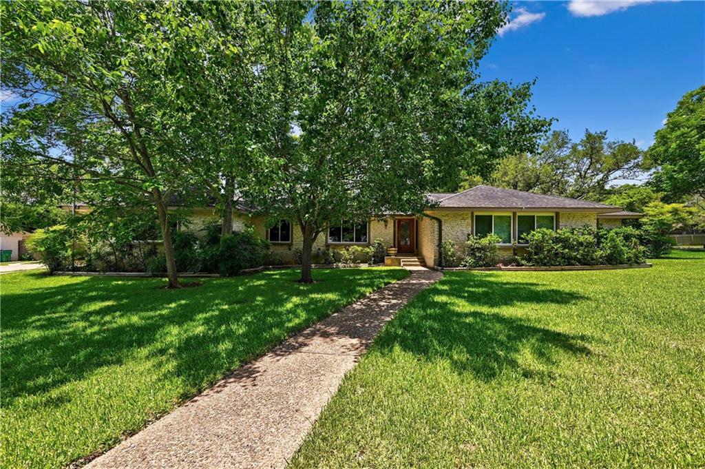 3501 Socorro Trl - front exterior - Luxury home in Shady Hollow Add Sec 02 Ph 01, Austin, TX