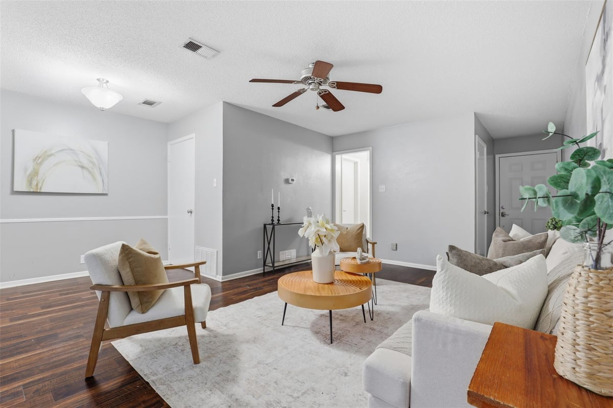 Primary bedroom at 3505 Greystone Dr - 1 bed 1 bath home