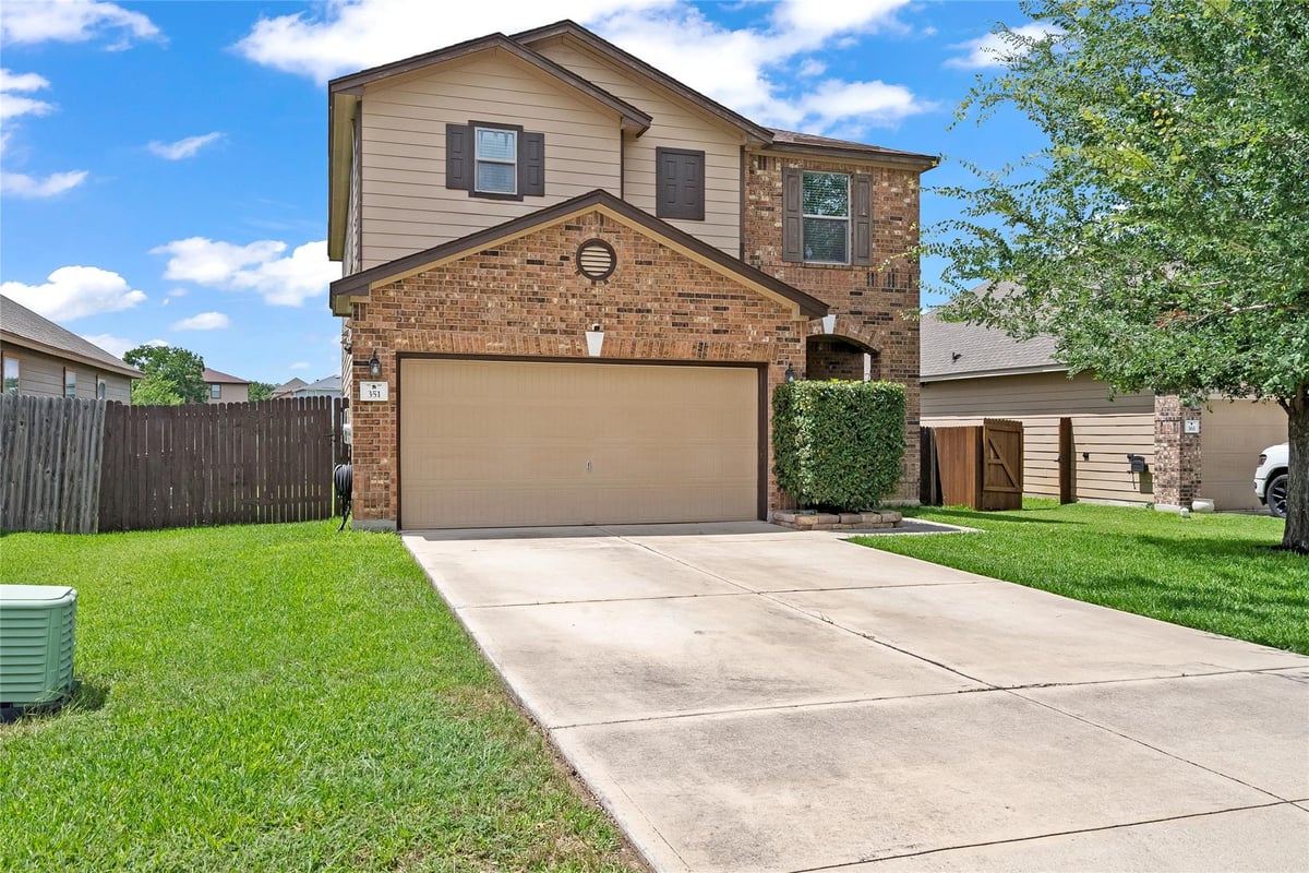 351 New Bridge DR - front exterior - Luxury home in Waterleaf Ph B Sec 5, Kyle, TX