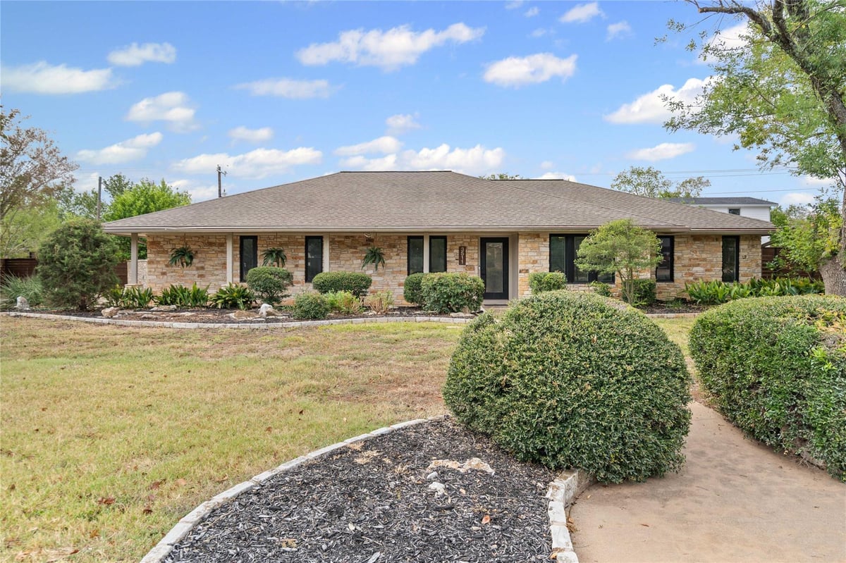 3511 Eldorado Trl - front exterior - Luxury home in Shady Hollow Add Sec 02 Ph 01, Austin, TX