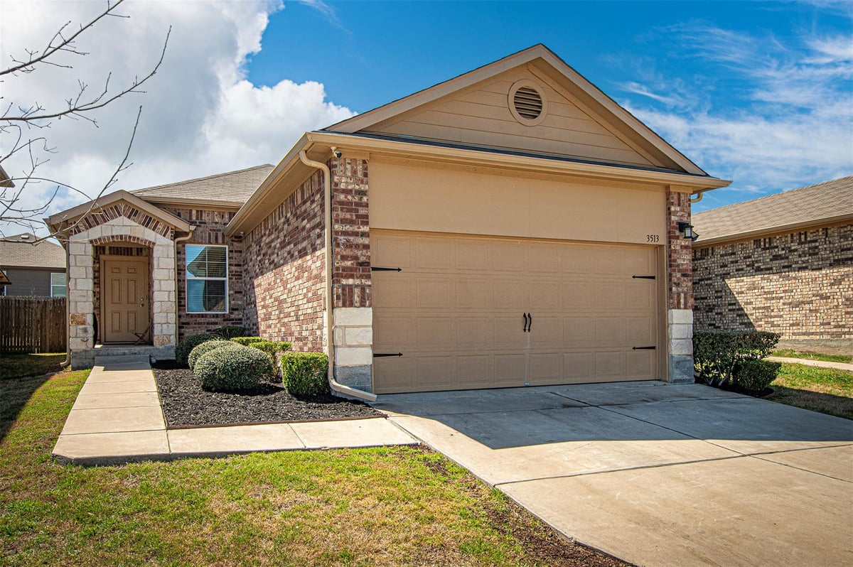 3513 Ortman DR - property photo 1 - Luxury home in Cantarra Sec Iiia, Pflugerville, TX