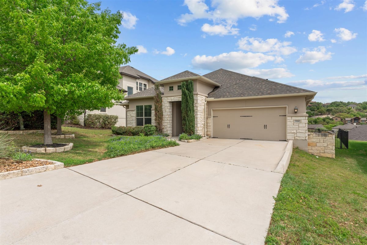View 3516 Venezia Vw in Travisso Ph 2 Sec 1C 3516 Venezia Vw - front exterior - Luxury home in Travisso Ph 2 Sec 1C, Leander, TX