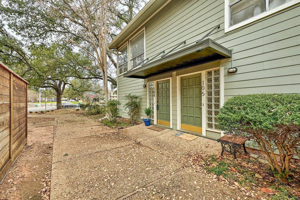 View 3523 Greystone DR Unit #104 in Greystone Twnhs 3523 Greystone DR Unit #104 - property photo 1 - Luxury home in Greystone Twnhs, Austin, TX
