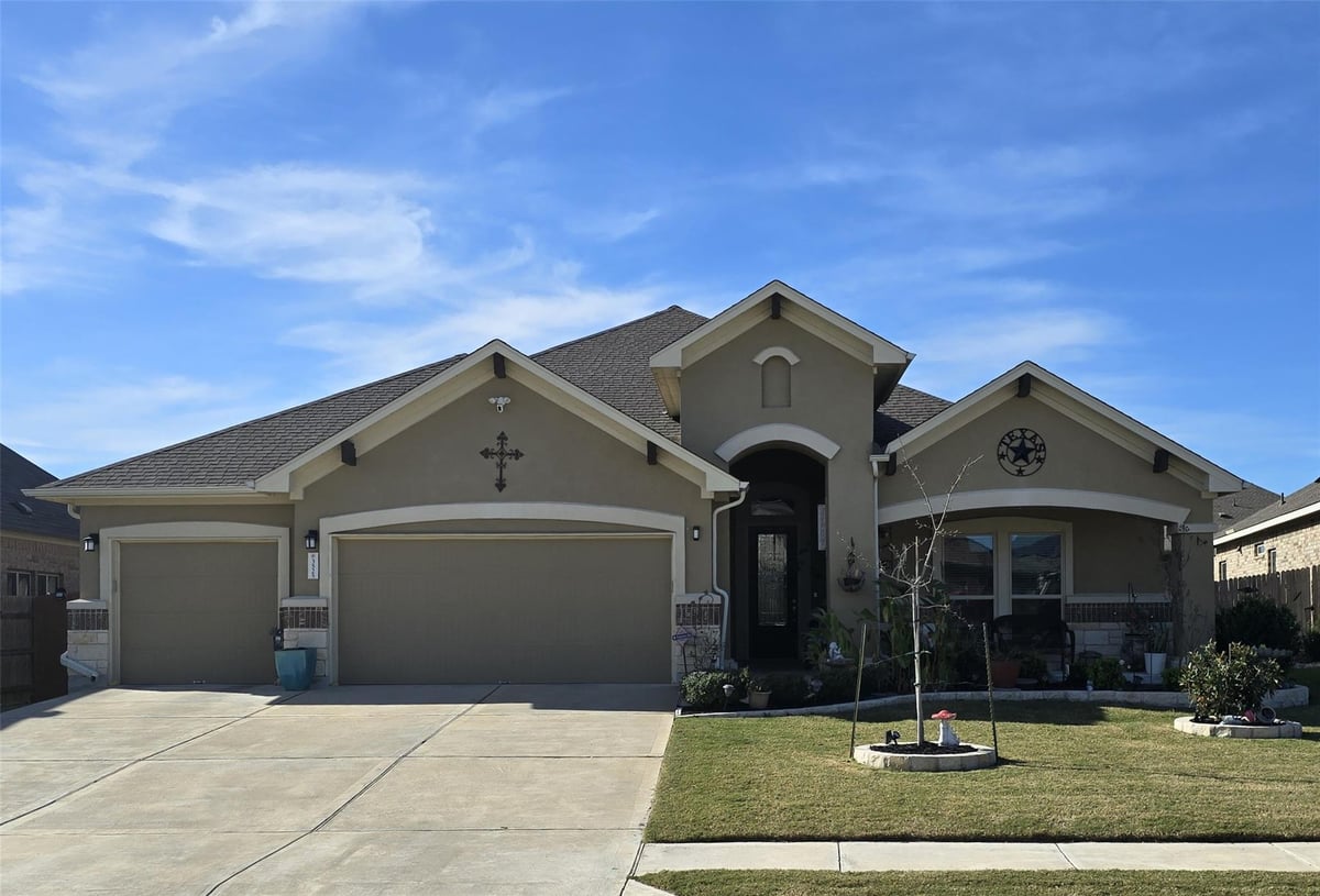 Living area at 3525 Tree Swallow Way - 4 bed 3 bath home