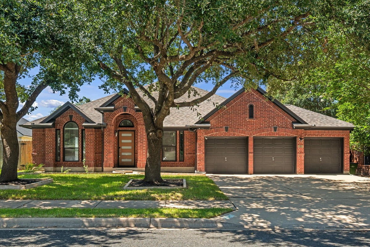 View 3539 Laurel Bay LOOP in Vista Oaks Sec 5B 3539 Laurel Bay LOOP - front exterior - Luxury home in Vista Oaks Sec 5B, Round Rock, TX