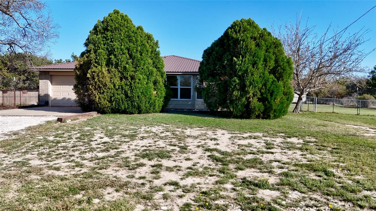 Primary bedroom at 357 Cr 3080 - 3 bed 2 bath home
