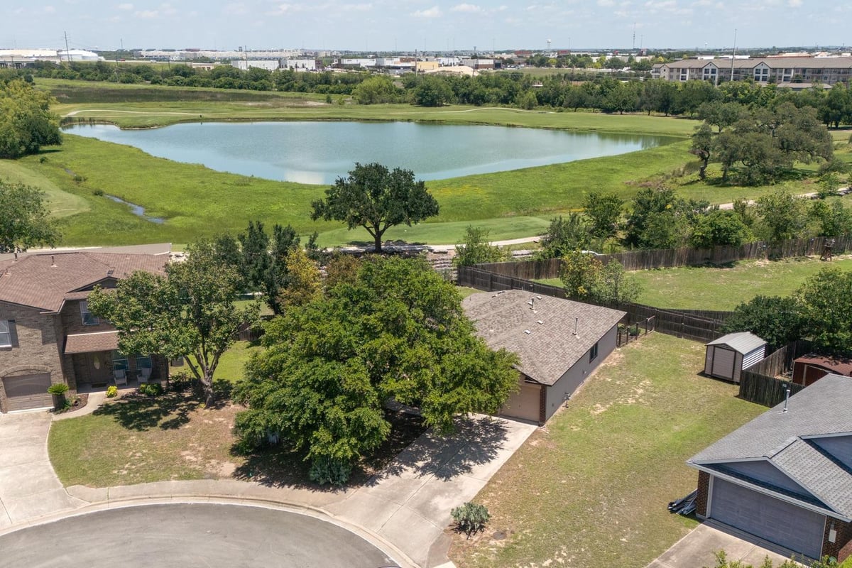 359 Spring Branch Loop - front exterior - Luxury home in Spring Branch Ii Sec Four, Kyle, TX