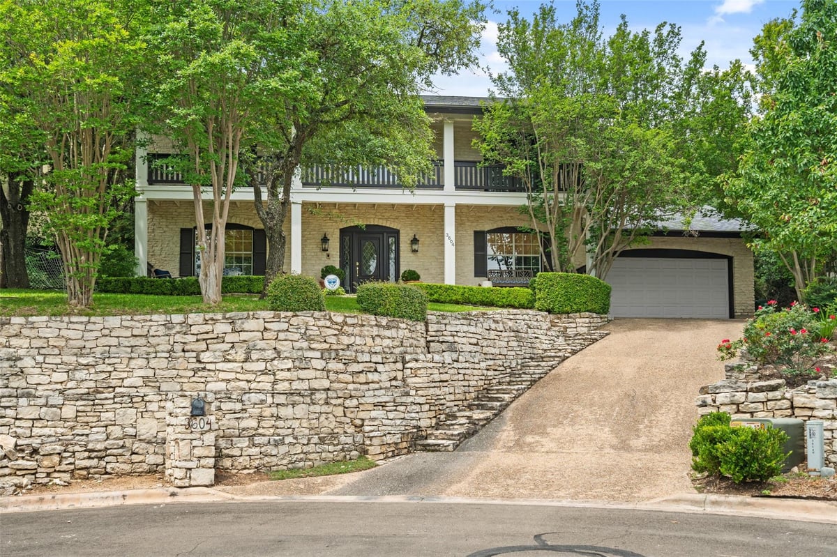 View 3604 Alta CT in Mount Bonnell Terrace Sec 03 3604 Alta CT - property photo 1 - Luxury home in Mount Bonnell Terrace Sec 03, Austin, TX