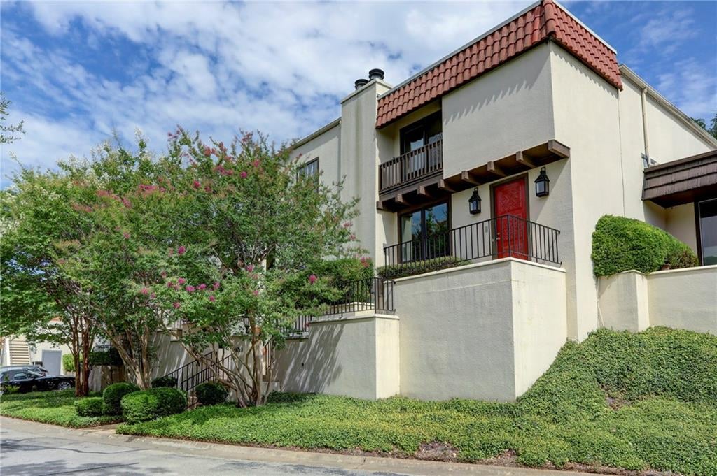 View 3605 Las Colinas DR Unit #B in Las Colinas Amd 3605 Las Colinas DR Unit #B - front exterior - Luxury home in Las Colinas Amd, Austin, TX