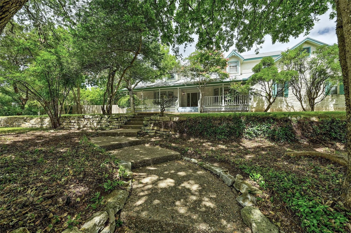 View 3605 Silver Hill CIR in Rolling Hills West 3605 Silver Hill CIR - property photo 1 - Luxury home in Rolling Hills West, Austin, TX