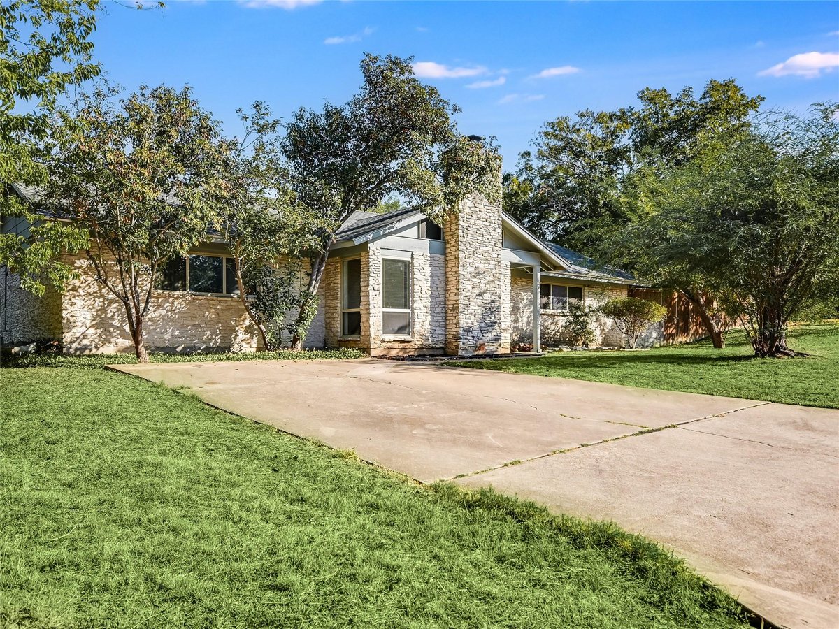 View 3605 Winfield Cv in Barton Oaks 3605 Winfield Cv - front exterior - Luxury home in Barton Oaks, Austin, TX