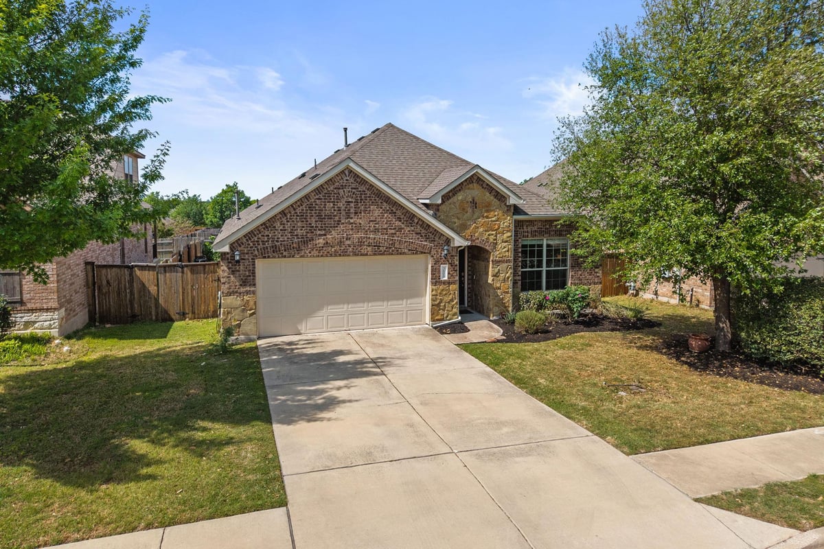 View 3606 Esperanza Dr in Paloma Lake 3606 Esperanza Dr - property photo 1 - Luxury home in Paloma Lake, Round Rock, TX