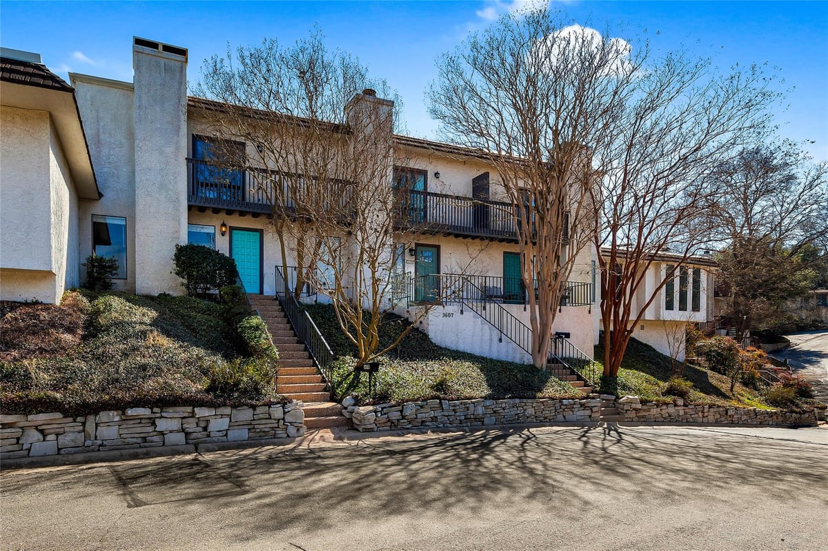 View 3607 Las Colinas Dr Unit #B in Las Colinas Amd 3607 Las Colinas Dr Unit #B - front exterior - Luxury home in Las Colinas Amd, Austin, TX