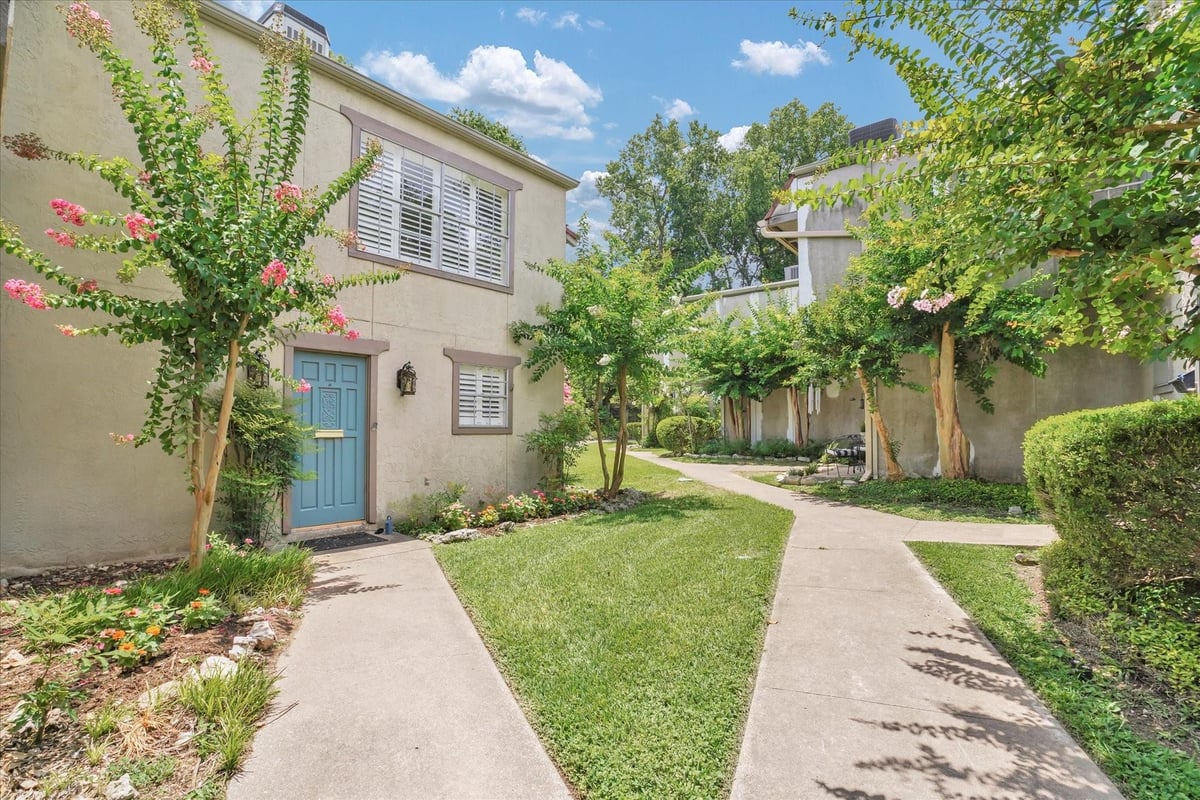 View 3611 Las Colinas DR Unit #E in Las Colinas Amd 3611 Las Colinas DR Unit #E - property photo 1 - Luxury home in Las Colinas Amd, Austin, TX