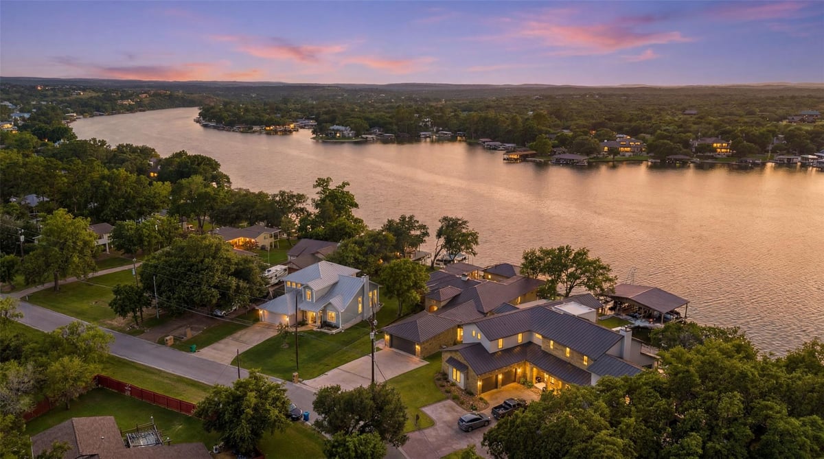 3612 Pack Saddle DR - front exterior - Luxury home in Blue Lake Estates, Horseshoe Bay, TX
