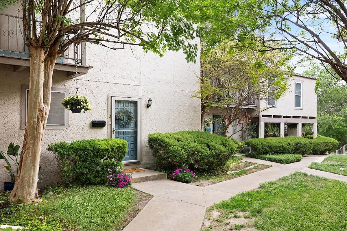 View 3613 Las Colinas Dr Unit #C in Las Colinas Amd 3613 Las Colinas Dr Unit #C - front exterior - Luxury home in Las Colinas Amd, Austin, TX