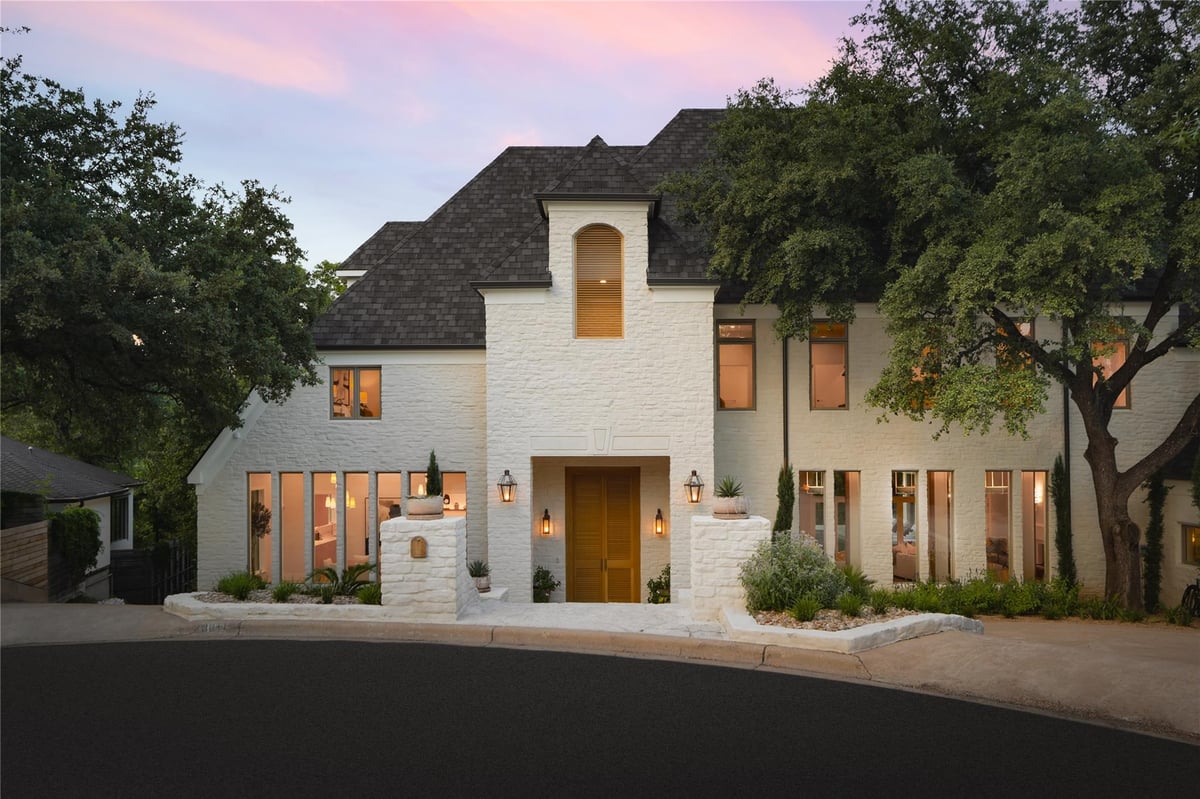 Living area at 3614 Murillo Cir - 6 bed 7 bath home