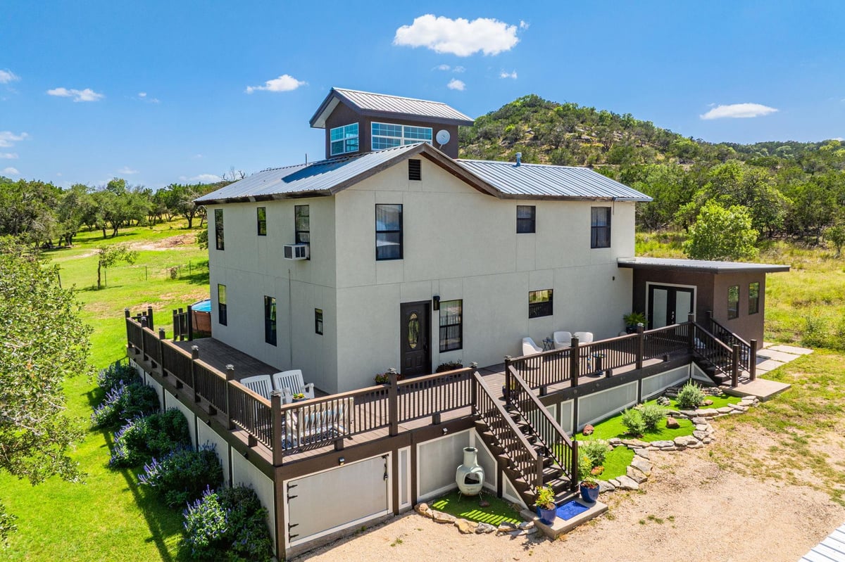View 362 Oak Haven Rd 362 Oak Haven Rd - front exterior - Luxury home in Fredericksburg, TX