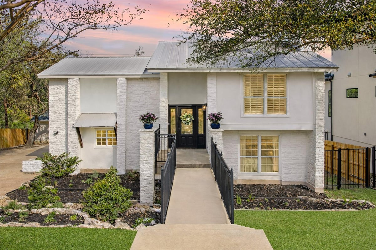 View 3627 Peregrine Falcon DR in Woodhaven 3627 Peregrine Falcon DR - property photo 1 - Luxury home in Woodhaven, Austin, TX