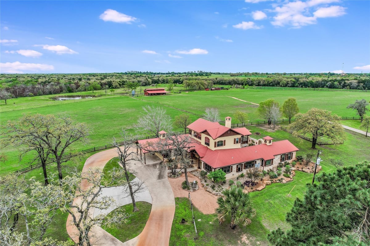 View 363 Paint Creek South RD Unit #A in Culling, Aaron 363 Paint Creek South RD Unit #A - aerial view with 363 Paint Creek South Rd Unit #A in Paig - Luxury home in Culling, Aar...