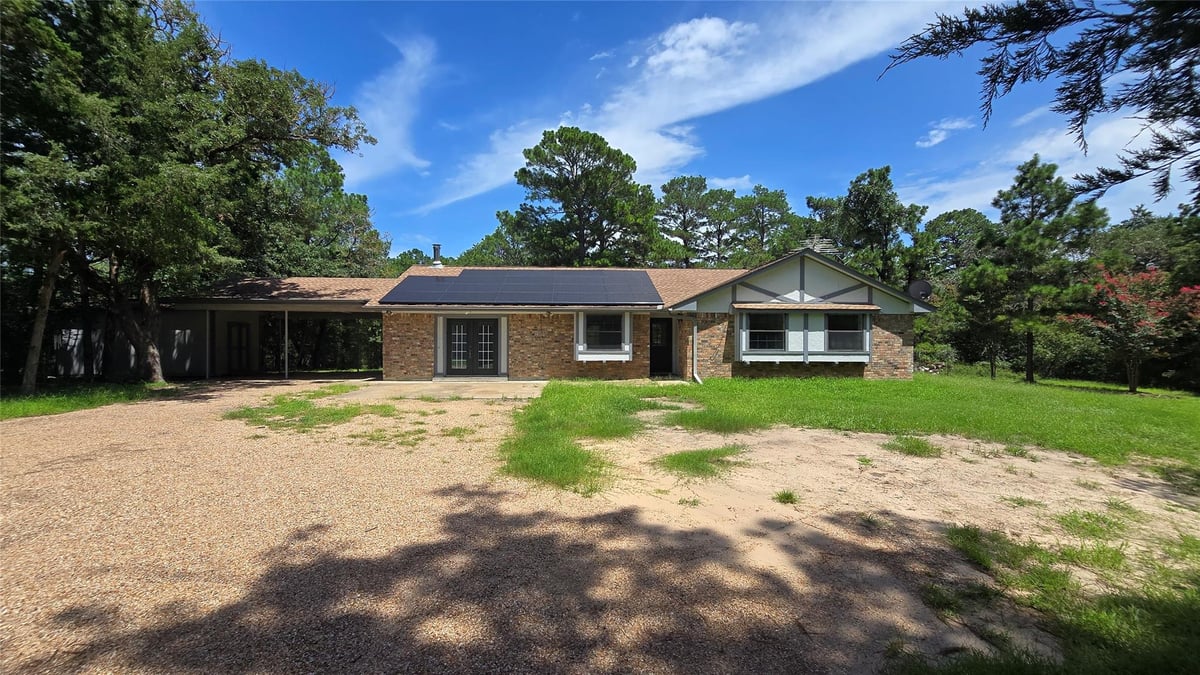 View 365 Pine Tree Loop in K C Estates 365 Pine Tree Loop - property photo 1 - Luxury home in K C Estates, Bastrop, TX