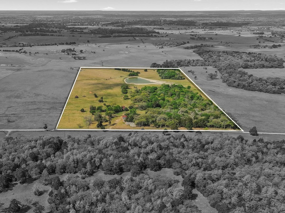 View 3669 County Road 326 in N/A 3669 County Road 326 - front exterior - Luxury home in N/A, Lexington, TX