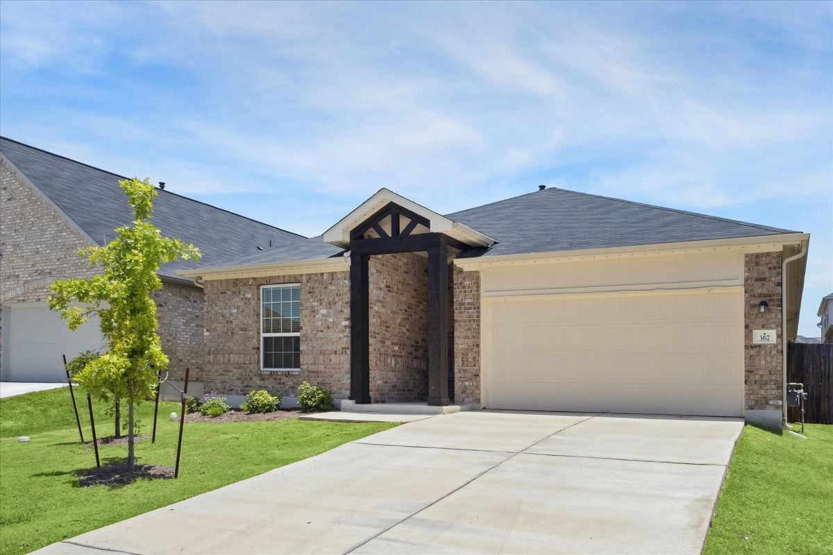 View 367 Cherrystone Loop in Sunfield Ph Three Sec Five C 367 Cherrystone Loop - property photo 1 - Luxury home in Sunfield Ph Three Sec Five C, Buda, TX