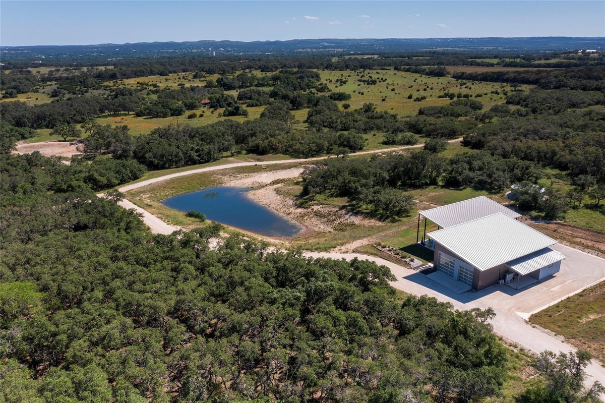 370  Gray Wolf - front exterior - Luxury home in The Hills of Madrone Ranch, Blanco, TX