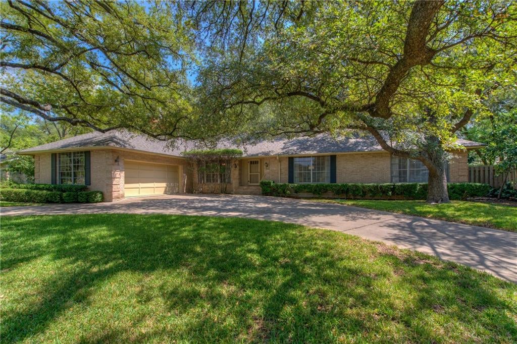 View 3705 Edgemont Dr in Balcones Park Edgemont Sec 3705 Edgemont Dr - property photo 1 - Luxury home in Balcones Park Edgemont Sec, Austin, TX