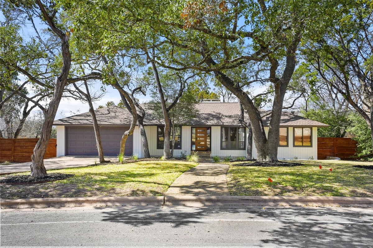 View 3707 Laurel Ledge LN in Highland Hills Sec 08 3707 Laurel Ledge LN - front exterior - Luxury home in Highland Hills Sec 08, Austin, TX
