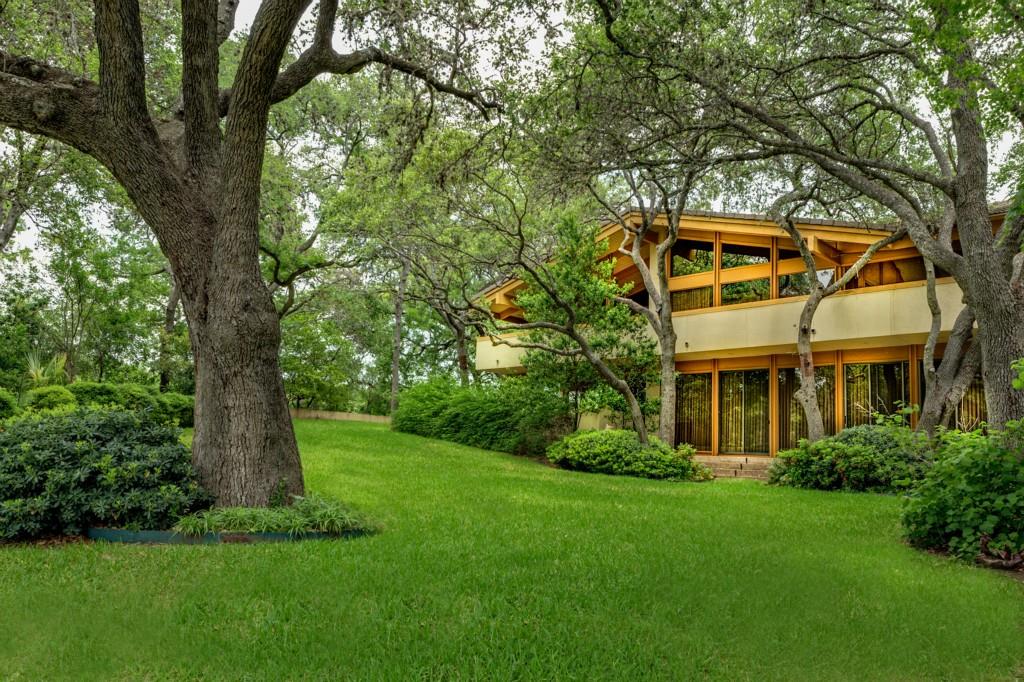 View 3709 Taylors Dr in Tarrytown 3709 Taylors Dr - property photo 1 - Luxury home in Tarrytown, Austin, TX