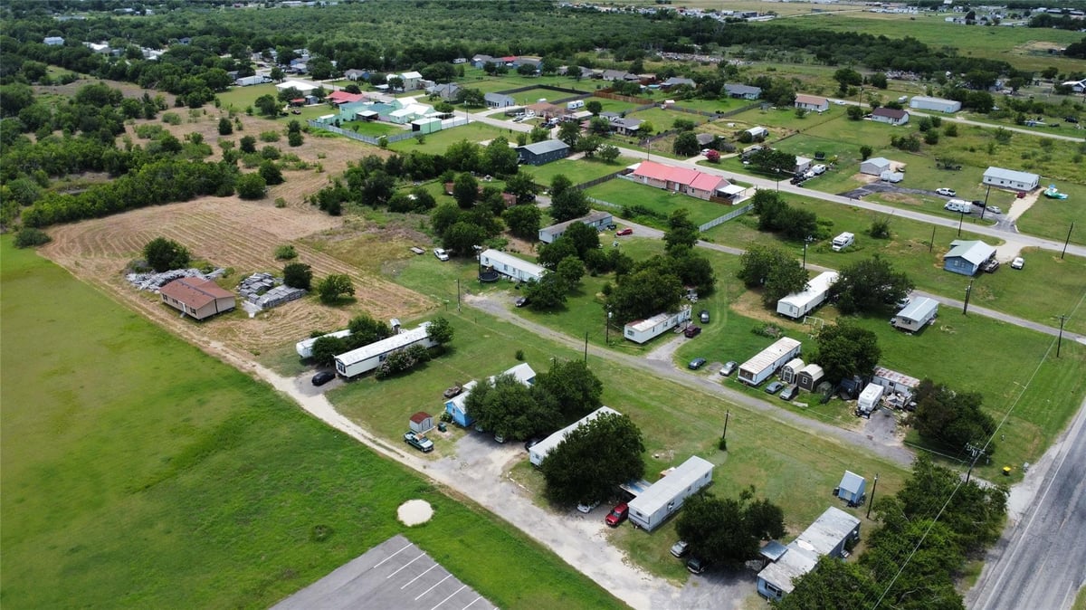 View 3710 Fm 621 Hwy in S A & M G Rr 3710 Fm 621 Hwy - front exterior - Luxury home in S A & M G Rr, San Marcos, TX