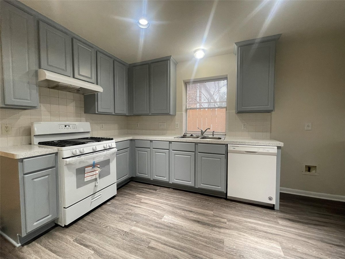 View 3712 Bratton Heights DR in Bratton Hill Sec 01 3712 Bratton Heights DR - property photo 1 - Luxury home in Bratton Hill Sec 01, Austin, TX
