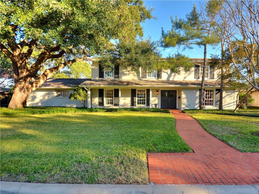 View 3713 Eastledge Dr in Balcones Park Edgemont Sec 3713 Eastledge Dr - property photo 1 - Luxury home in Balcones Park Edgemont Sec, Austin, TX