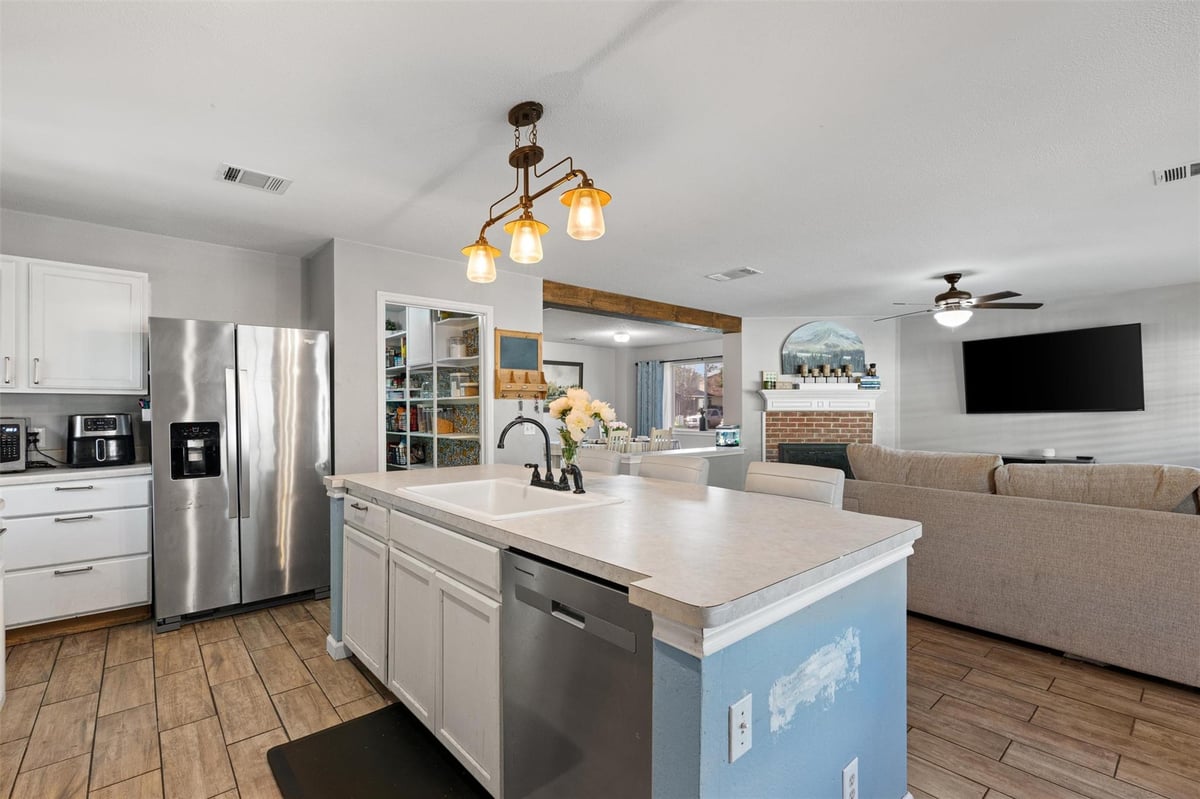 Primary bedroom at 372 Tobin Dr - 5 bed 3 bath home