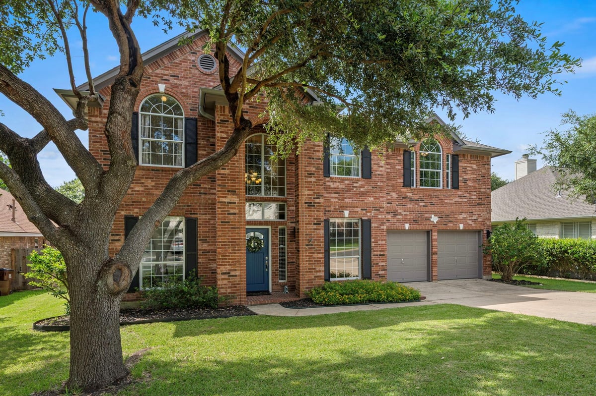 View 3724 Galena Hills LOOP in Vista Oaks Sec 3 B 3724 Galena Hills LOOP - front exterior - Luxury home in Vista Oaks Sec 3 B, Round Rock, TX