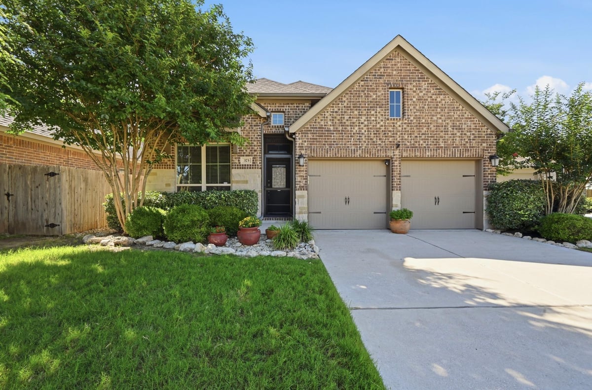 View 373 Lacey Oak Loop in Blanco Vista 373 Lacey Oak Loop - front exterior - Luxury home in Blanco Vista, San Marcos, TX